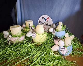 Oesterliches Gesteck mit Kerzen selbstgemacht