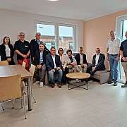 Gruppenbild Besuch Serpil Midyatli neues Wohnhaus Itzehoe